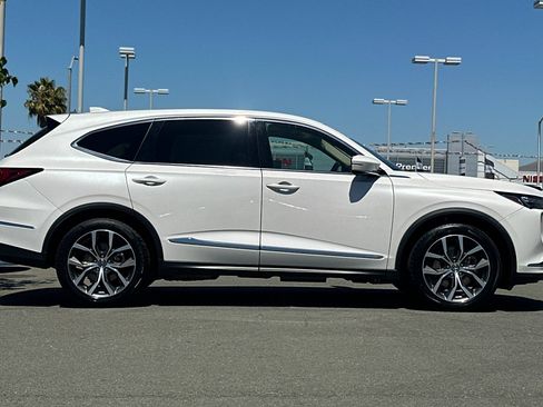Used 2024 Acura MDX FWD w/ Technology Package image 3