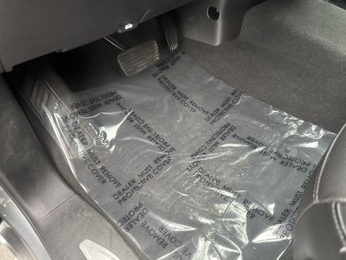 Used 2020 Chevrolet Silverado 1500 LTZ image 17