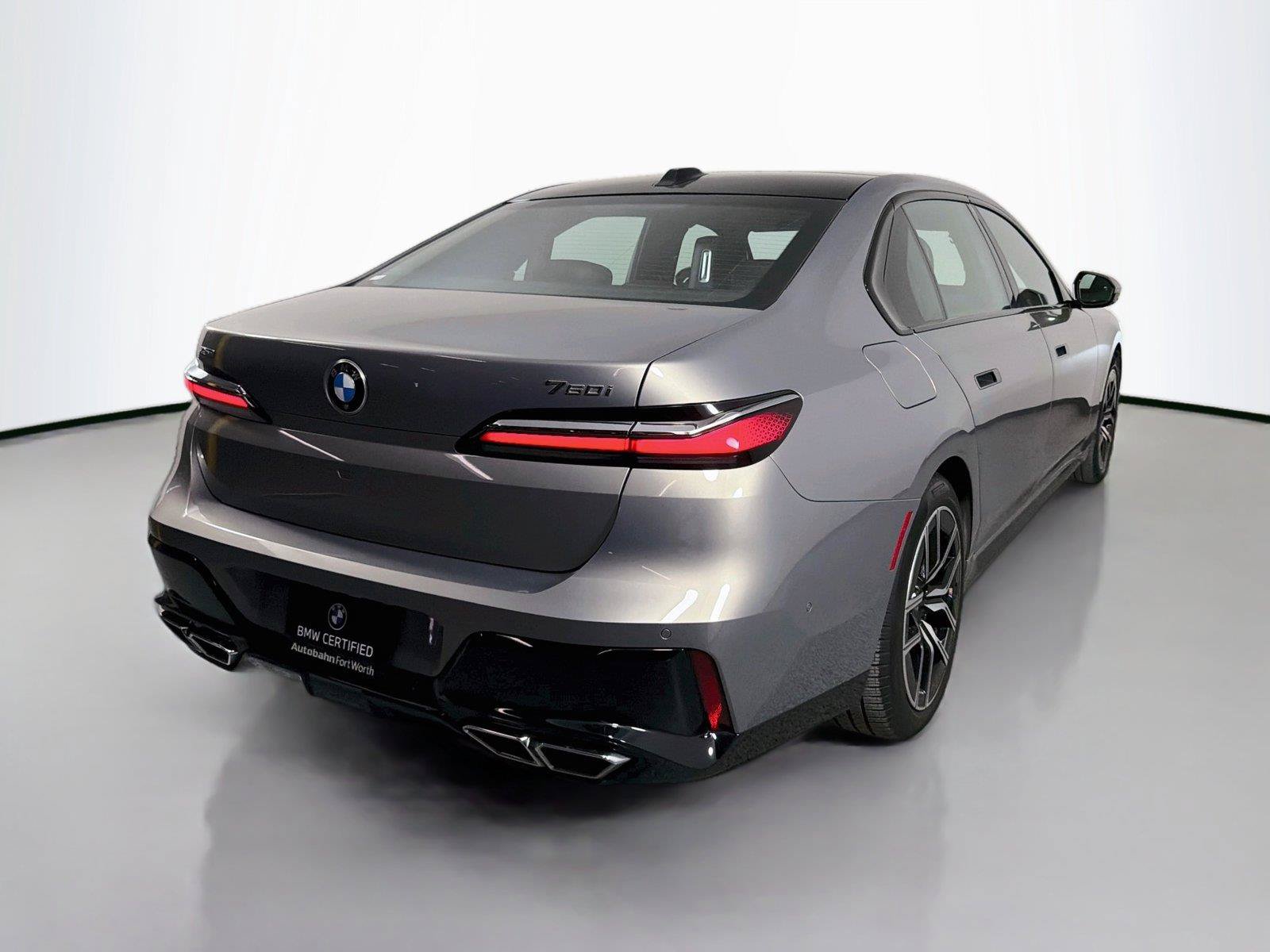 Used 2024 BMW 760i xDrive AWD/4WD image 5
