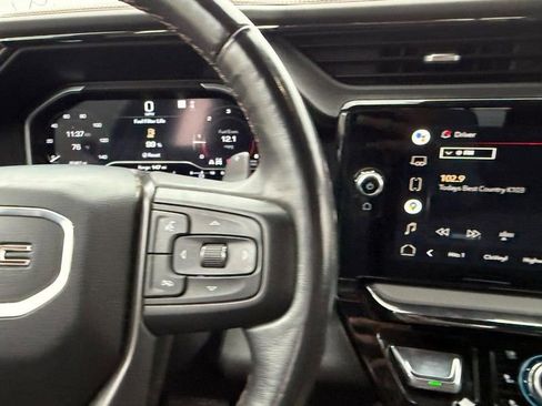Used 2022 GMC Sierra 1500 AT4 w/ AT4 Premium Package AWD/4WD image 10
