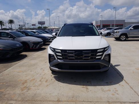 New 2026 Hyundai Tucson Limited FWD image 2
