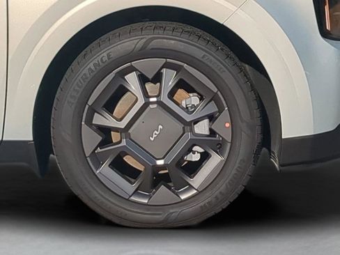 New 2026 Kia Carnival EX image 9