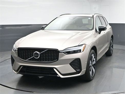 Used 2024 Volvo XC60 T8 Plus w/ Protection Package Premier image 3