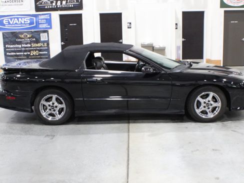 Used 1997 Pontiac Firebird Trans Am w/ Ram Air Performance Pkg RWD image 17