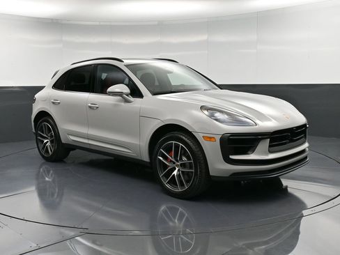 New 2026 Porsche Macan S AWD/4WD image 10