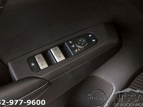 Used 2025 Mitsubishi Outlander SE FWD image 11