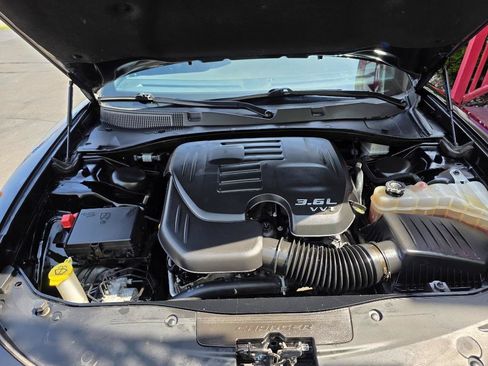 Used 2020 Dodge Charger SXT RWD image 32