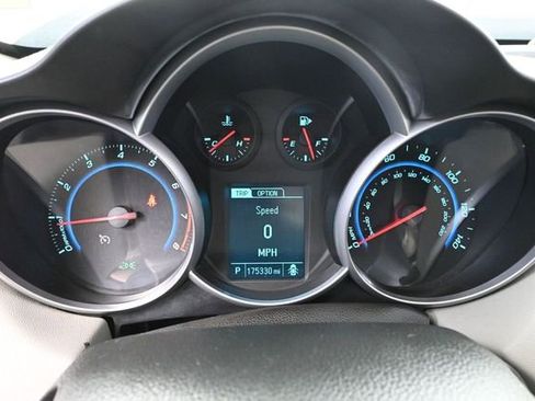 Used 2013 Chevrolet Cruze LS FWD image 26