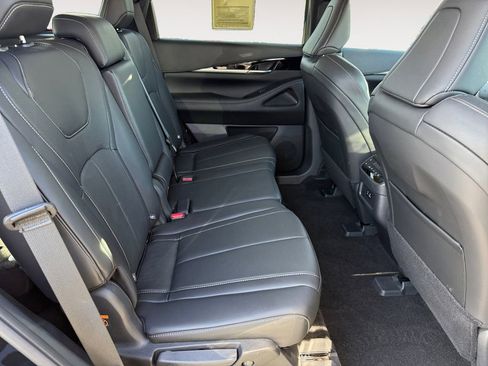 Used 2025 INFINITI QX60 Pure image 30