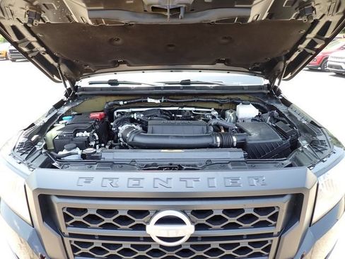 Used 2024 Nissan Frontier S w/ Tow Package AWD/4WD image 13
