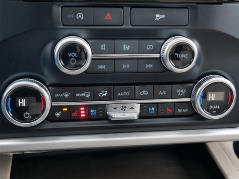 Used 2024 Ford Expedition Limited image 21