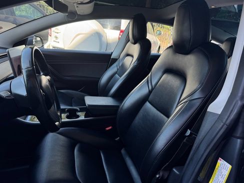Used 2018 Tesla Model 3 RWD image 11