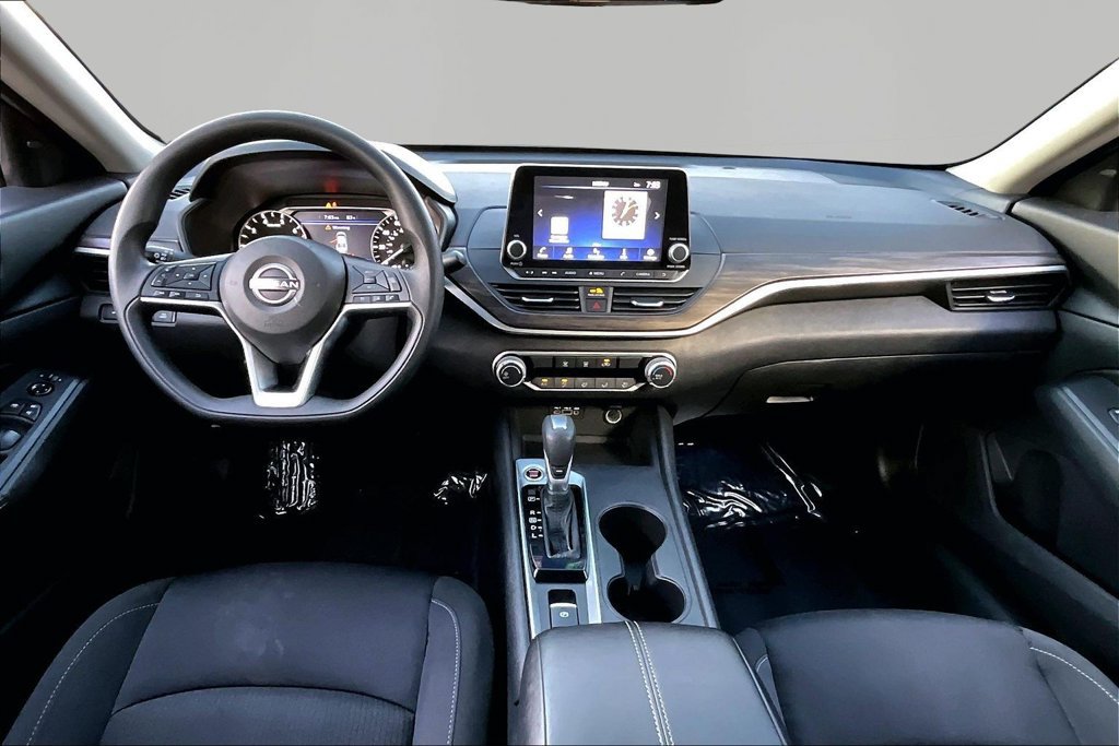 Used 2025 Nissan Altima 2.5 SV AWD/4WD image 8
