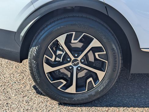 Certified 2025 Kia Sportage EX w/ Premium Package image 7