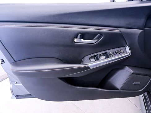 Used 2023 Nissan Sentra SR w/ SR Premium Package image 17