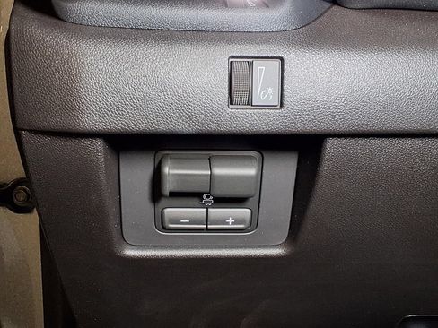 New 2026 GMC Canyon Elevation w/ Convenience Package RWD image 17