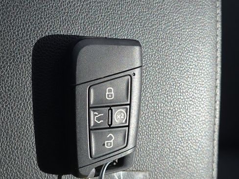 Certified 2022 Volkswagen Tiguan SE image 27