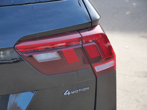 Certified 2024 Volkswagen Tiguan SE R-Line w/ MDO Package, Two-Row image 17