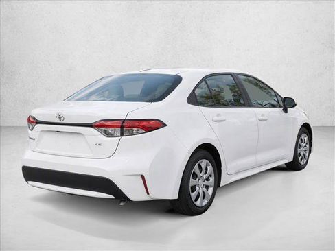Used 2021 Toyota Corolla LE FWD image 7