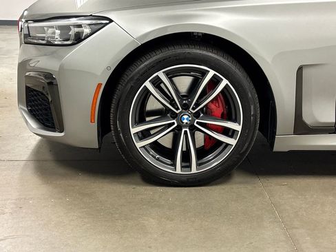 Used 2021 BMW 750i xDrive w/ Executive Package image 11