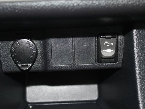 Used 2017 Toyota Corolla LE w/ Carpet Mat Package (TMS) FWD image 32