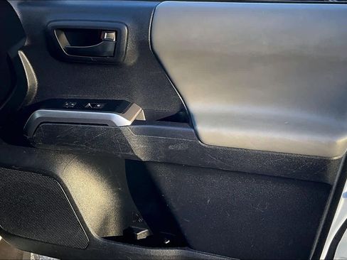 Certified 2022 Toyota Tacoma SR5 image 21