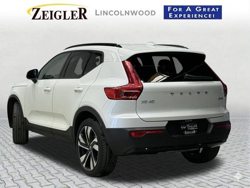 Used 2024 Volvo XC40 B5 Plus w/ Climate Package AWD/4WD image 7