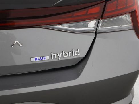 Used 2022 Hyundai Elantra Blue FWD image 41