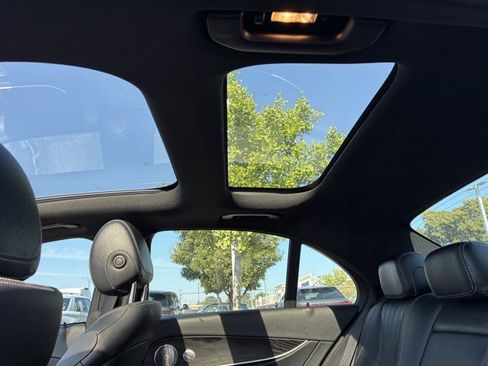 Used 2023 Mercedes-Benz E 350 4MATIC Sedan image 16
