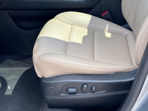 Used 2024 Cadillac XT4 Luxury FWD image 15