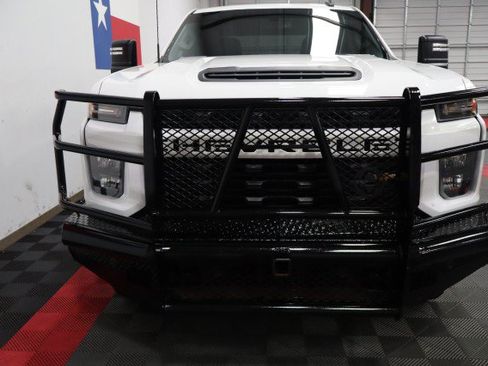 Used 2022 Chevrolet Silverado 2500 Custom w/ Custom Value Package AWD/4WD image 5