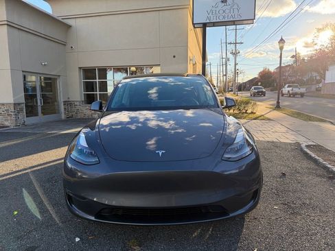 Used 2022 Tesla Model Y Performance image 2