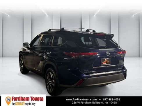 Used 2023 Toyota Highlander XLE AWD/4WD image 5