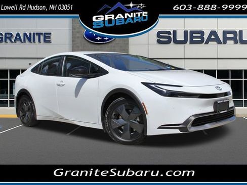 Used 2024 Toyota Prius Prime FWD image 1