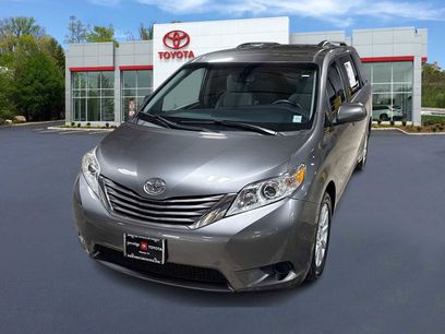 Used 2017 Toyota Sienna LE
