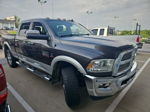 Used 2015 RAM 2500 Laramie AWD/4WD image 3