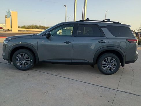 New 2026 Nissan Pathfinder SV image 3
