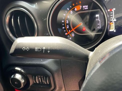 Used 2019 Jeep Wrangler Unlimited Sahara AWD/4WD image 23