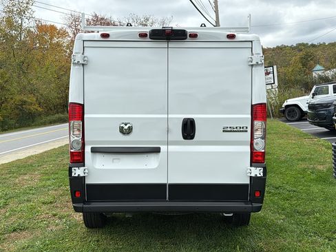 Used 2025 RAM ProMaster 2500 w/ Premium Convenience Group image 4
