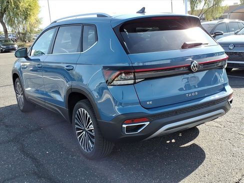 New 2026 Volkswagen Taos SE image 5