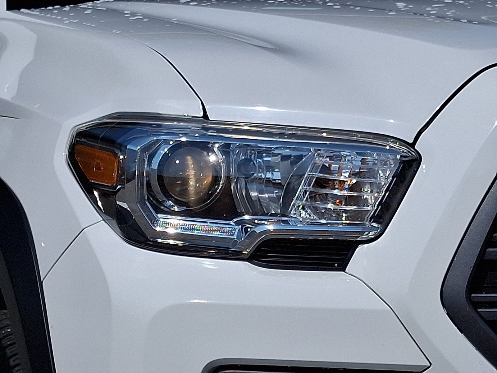 Used 2020 Toyota Tacoma TRD Off-Road AWD/4WD image 9