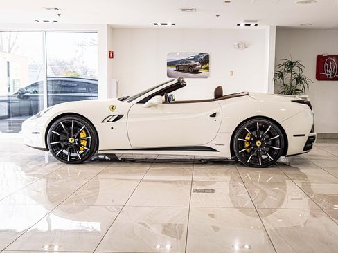 Used 2012 Ferrari California image 6