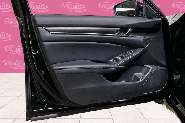 Used 2018 Honda Accord Sport image 13