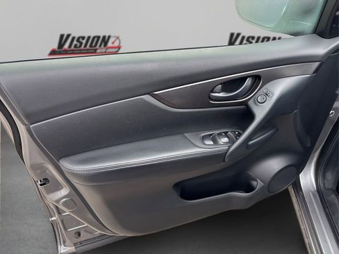 Used 2021 Nissan Rogue Sport S image 22