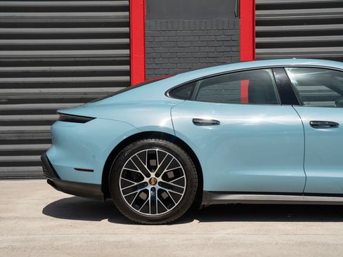 Used 2023 Porsche Taycan RWD image 5