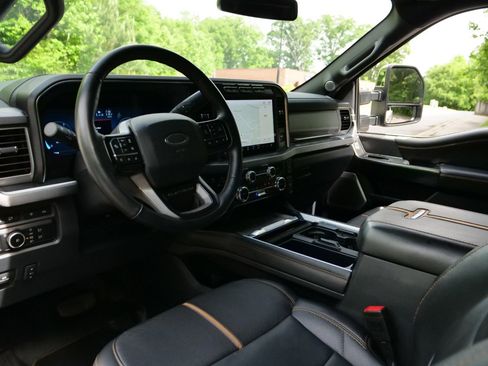 Used 2024 Ford F250 Platinum AWD/4WD image 24