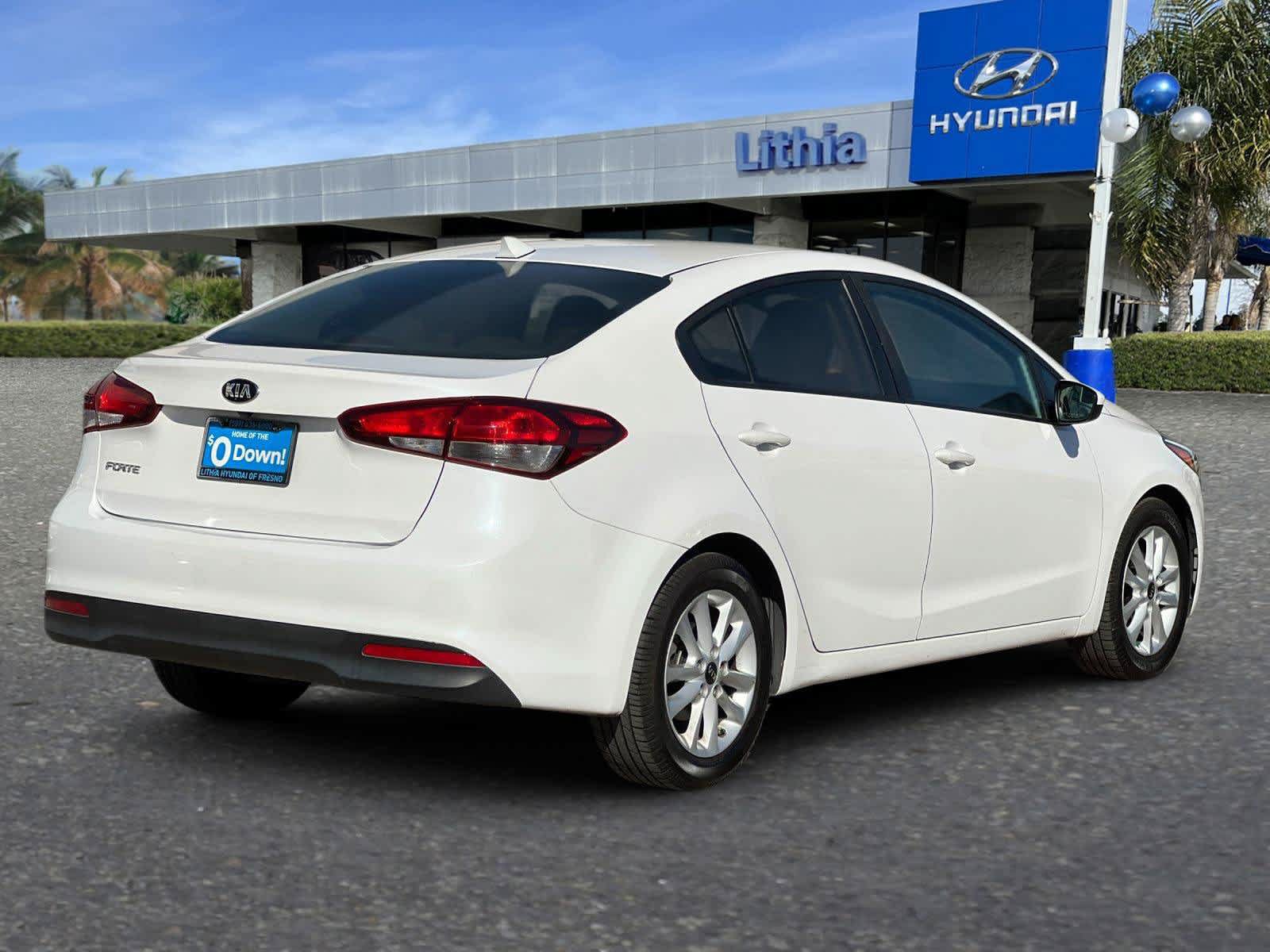 Used 2017 Kia Forte LX w/ LX Popular Package FWD image 3