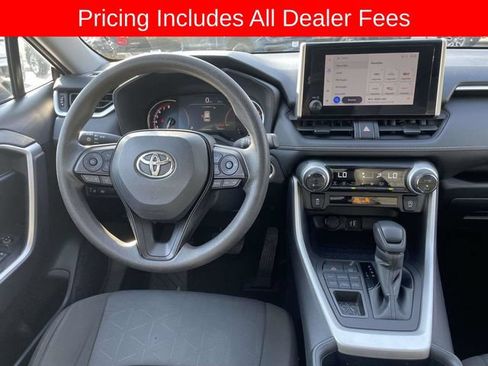 Used 2025 Toyota RAV4 XLE AWD/4WD image 14