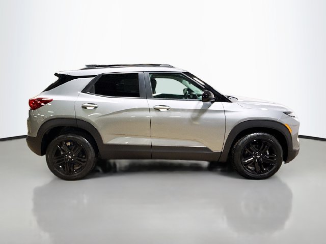 New 2026 Chevrolet TrailBlazer LT w/ Midnight Edition FWD image 6