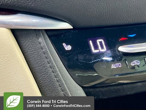 Used 2017 Cadillac XT5 Luxury w/ Driver Awareness Package FWD image 24